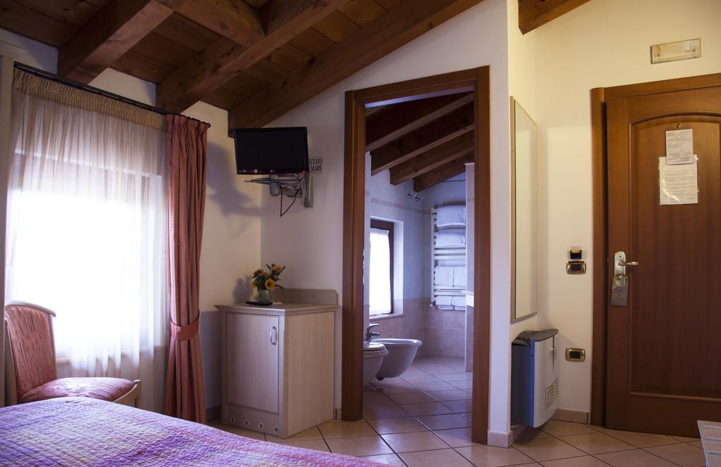 Bed and Breakfast Residenza Il Giglio Mozzecane Exterior foto